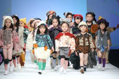 潮童魔都記 KIDS WEAR上海時(shí)裝周，多維個(gè)性風(fēng)潮席卷兒童時(shí)尚地標(biāo)
